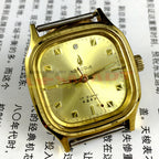 33mm Kongque manual mechanical watch with golden dial and square case, 17 jewels, classic Chinese design.