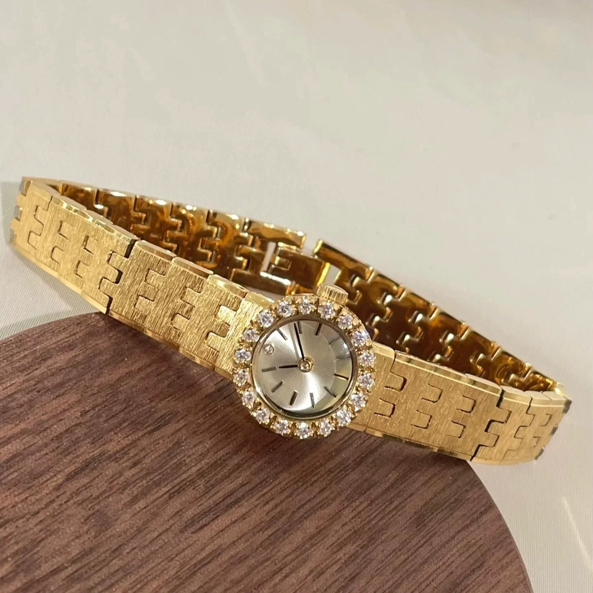 BABILA Ladies Small Gold Crystal-Set Watch Japan Vintage Fashion