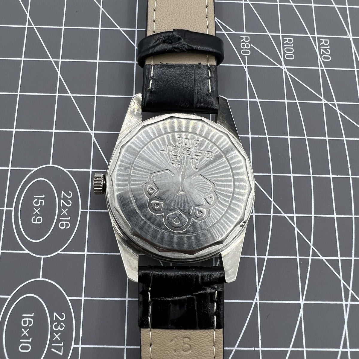 Liaoning Factory Made Peacock mechanical watch with 17 jewels, shock-resistant for durable timekeeping.