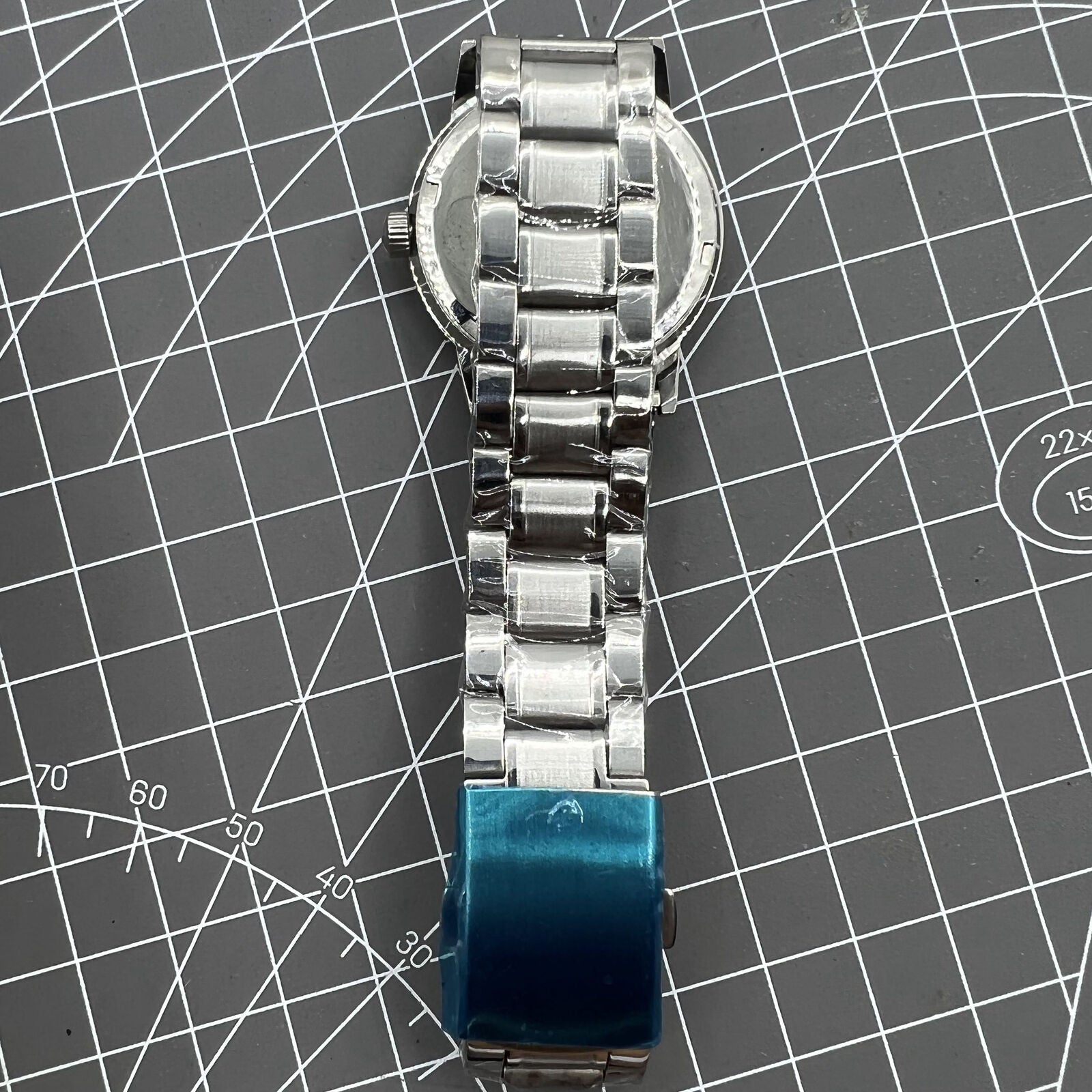 Silver 36mm Beijing Double Rhomb manual watch with silver case, nail markers, and classic design for elegant style.