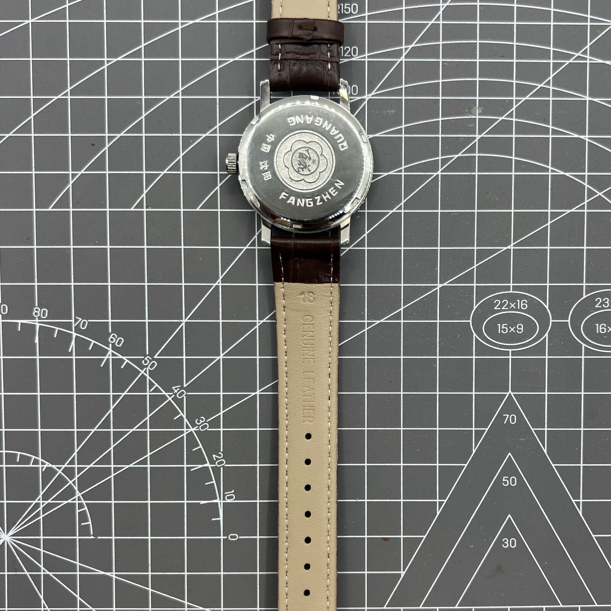 China Baihua 37mm manual mechanical watch with silver dial, 19 jewels, shock-resistant for durable precision timing.
