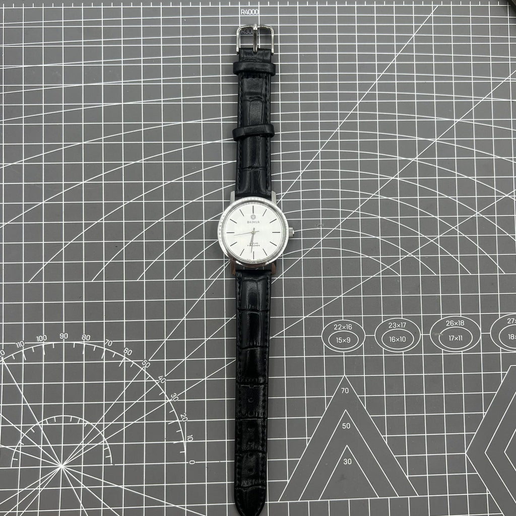 37mm China Baihua manual mechanical watch with 19 jewels, silver dial, shock-resistant design for durability