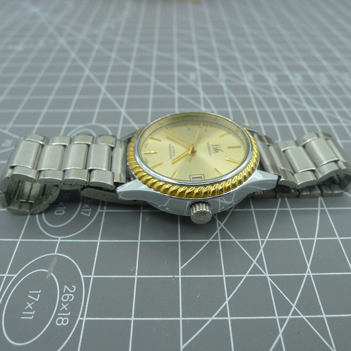 Shanghai Factory 36.5mm manual mechanical watch featuring 19 jewels and shock-resistant design for lasting durability.