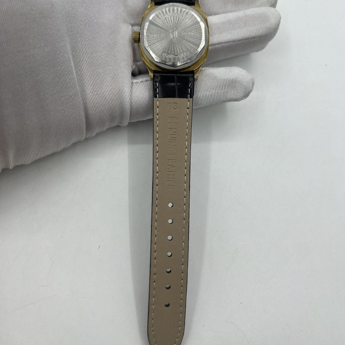 Chunlan 33mm steel manual watch with silver dial, 17 jewels, and matching metal band for classic style.