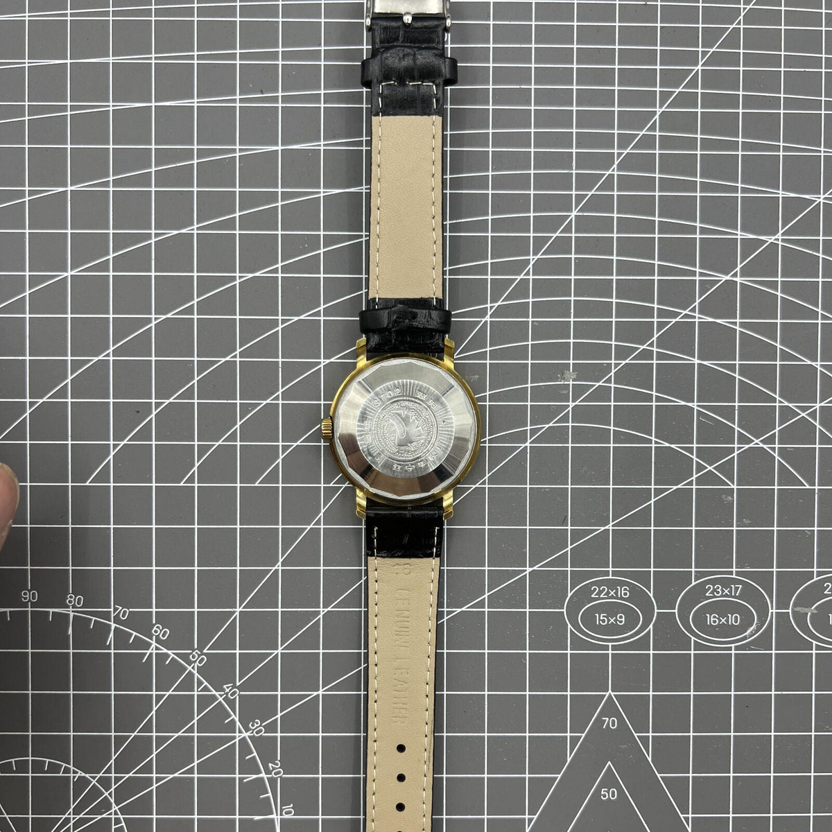 37mm Kongque automatic watch with black dial and double calendar, featuring 33 jewels and an elegant design.