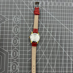 Seagull lady watch with golden dial, 19-jewel manual mechanical movement, Tianjin-made timepiece.
