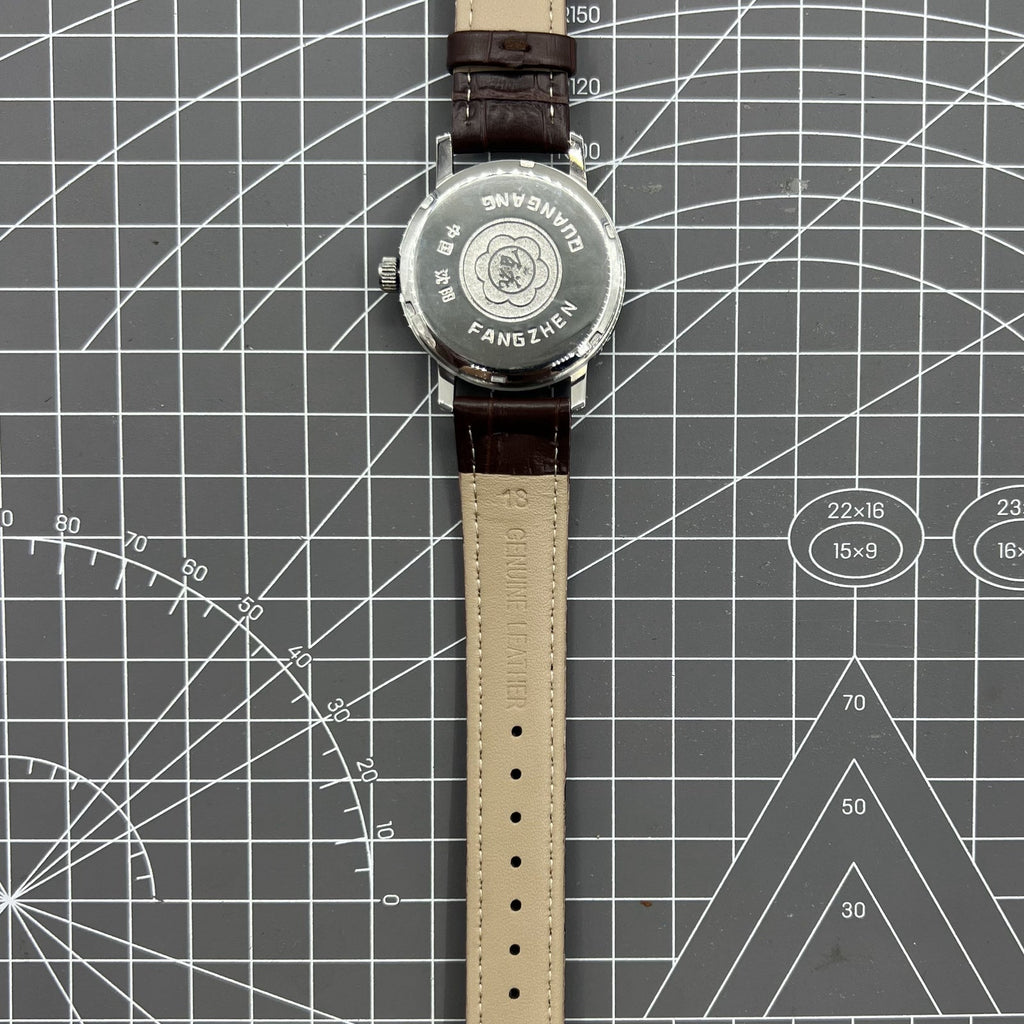 China Baihua 37mm manual mechanical watch with silver dial, 19 jewels, shock-resistant for everyday wear