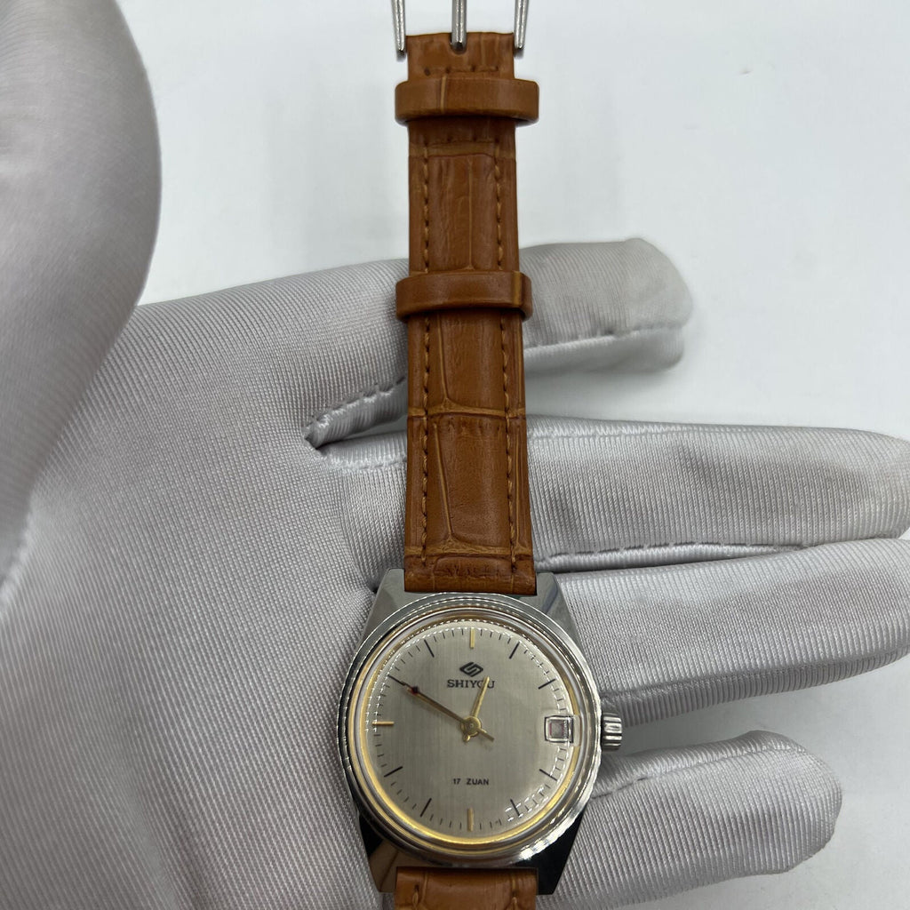32mm Shiyou manual mechanical watch in grey, 17 jewels, single date display, elegant vintage style.