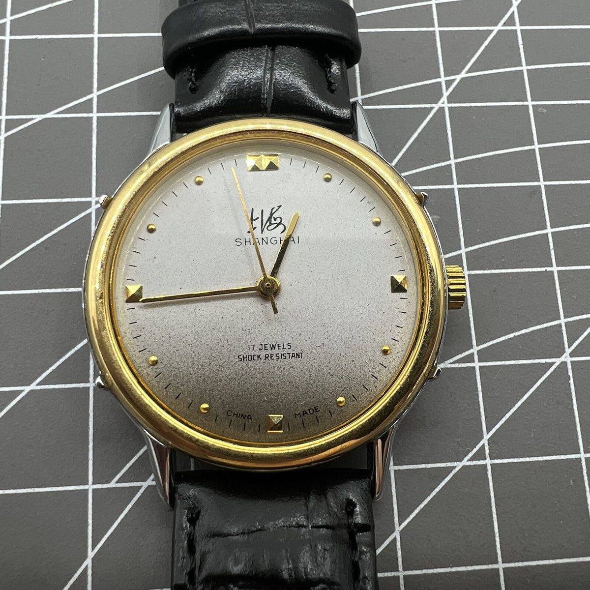 37mm Shanghai manual mechanical watch with gradient grey dial, 17 jewels, classic everyday timepiece by Shanghai.