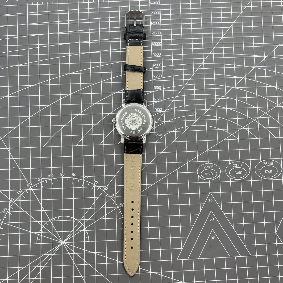 37mm China Baihua manual watch with silver dial, 19 jewels, shock-resistant for lasting durability