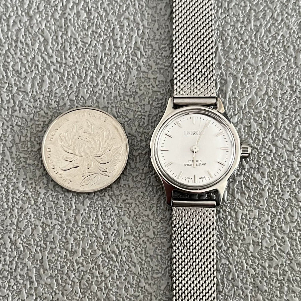 LEISDA Ladies 5520 Manual Wind Mechanical Watch Small Minimalist Vintage