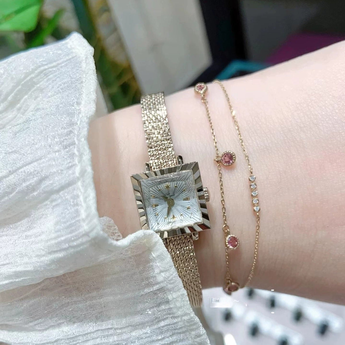 nojess Ladies Mini Square Gem-Cut Dial Watch Leather Strap Japan Exquisite