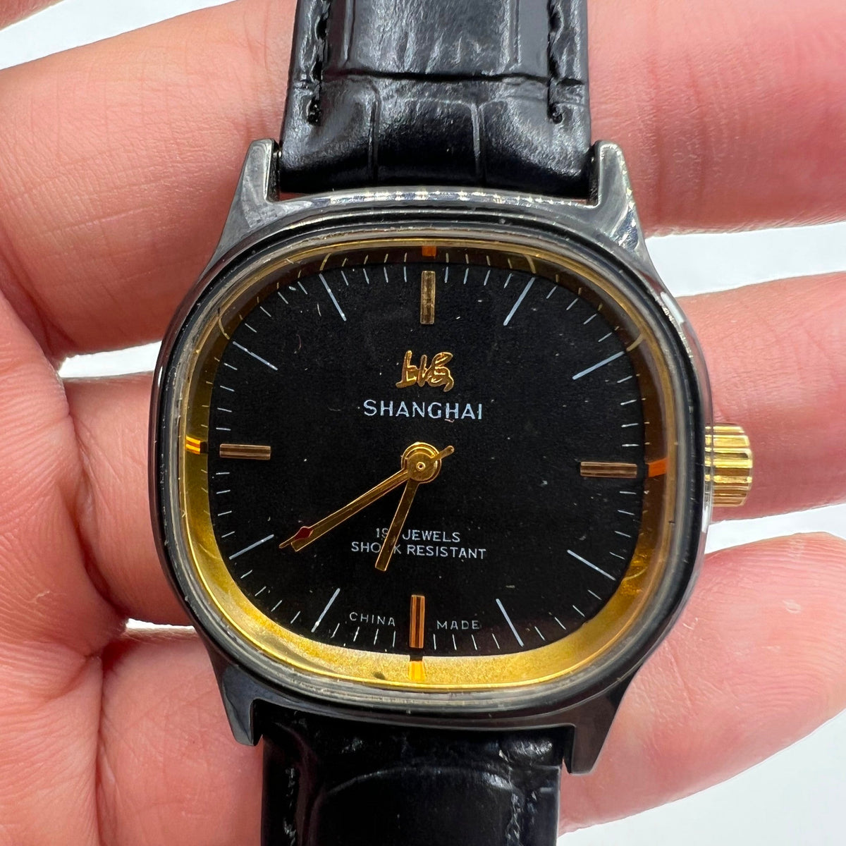 34mm Shanghai Factory manual mechanical watch, black dial, 19 jewels, shock-resistant design for durable style