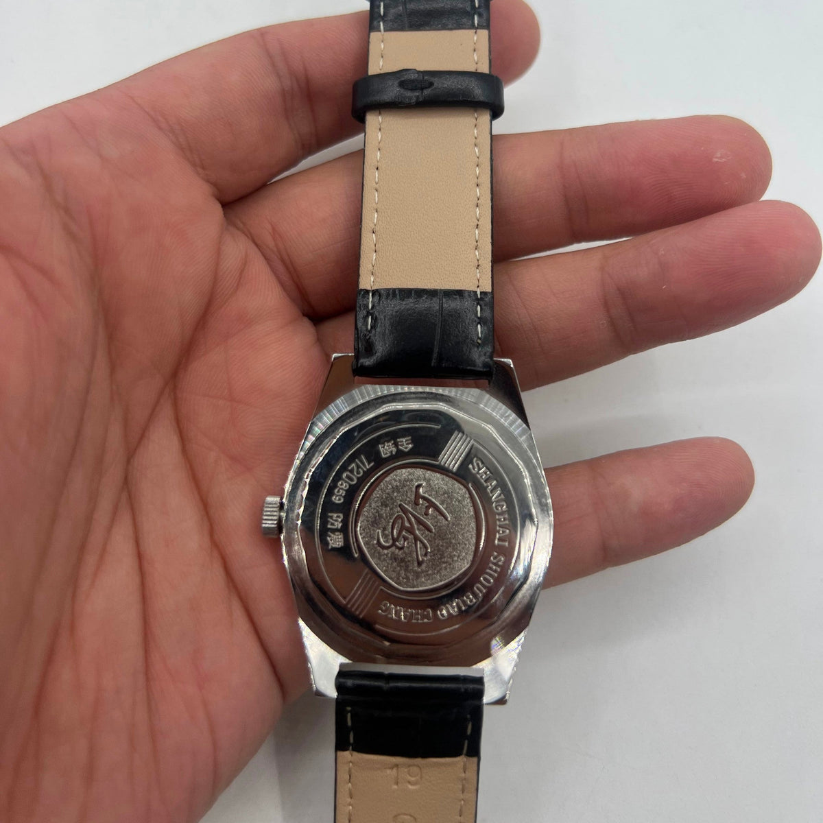 37mm Shanghai Factory 7120 men's manual mechanical watch with shock resistance for reliable daily use.