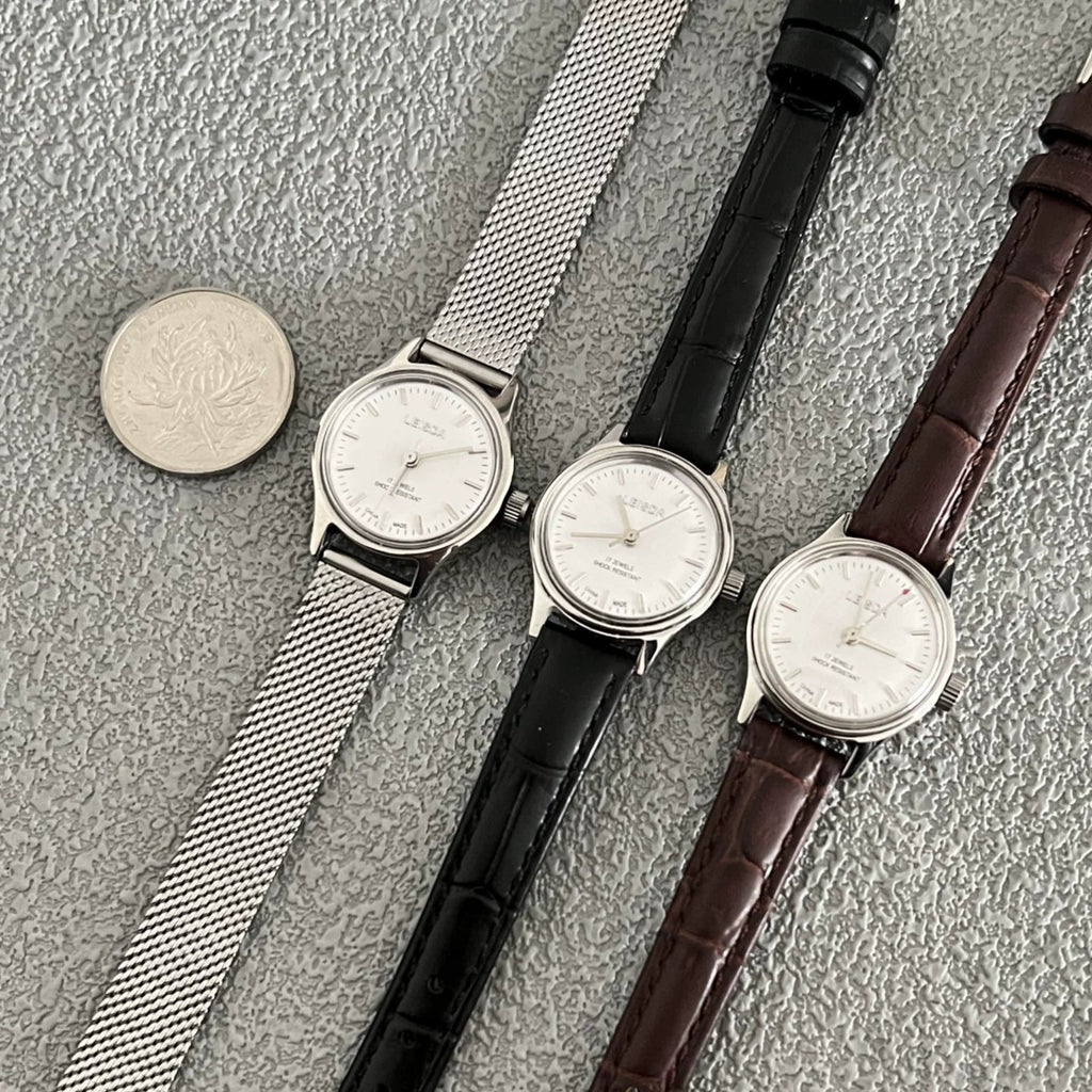 LEISDA Ladies 5520 Manual Wind Mechanical Watch Small Minimalist Vintage