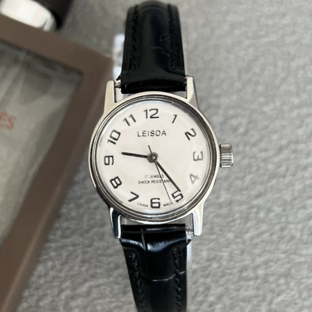 LEISDA Ladies 5520 Manual Wind Mechanical Watch Small Minimalist Vintage NOS