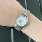 LEISDA Ladies 5520 Manual Wind Mechanical Watch Small Minimalist Vintage