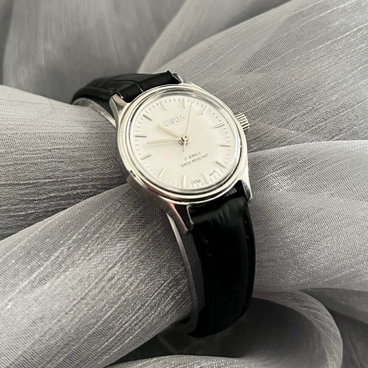LEISDA Ladies 5520 Manual Wind Mechanical Watch Small Minimalist Vintage