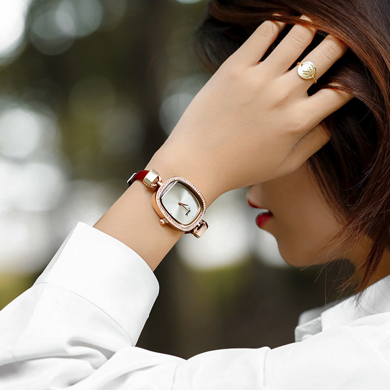 Women's Oval Creative Retro Minimalist Watch