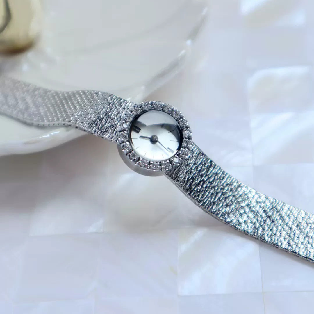 babila Ladies Small Gold Watch Vintage Retro Exquisite Light Luxury
