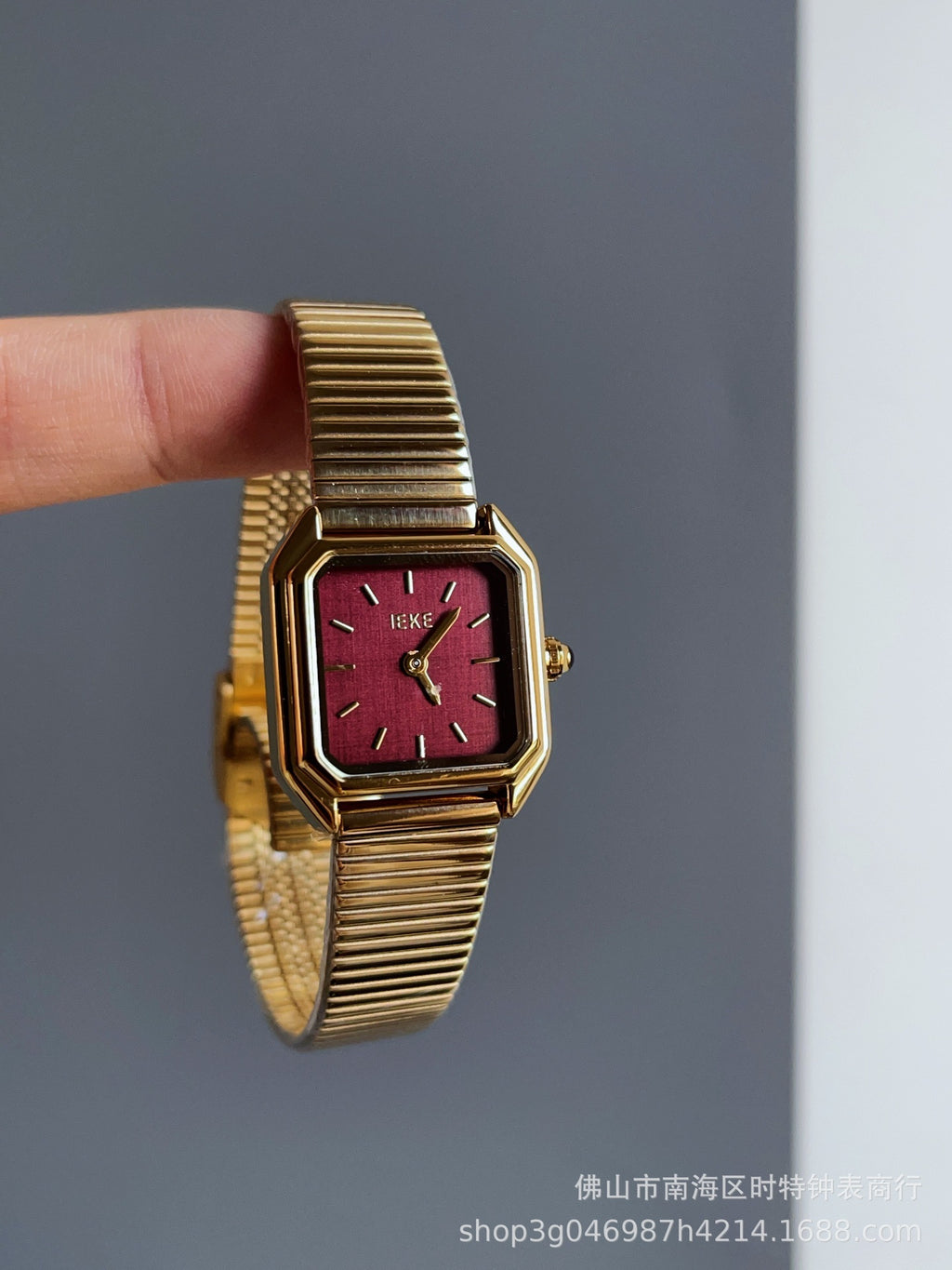 Women's Vintage Ankara-Red Chain Watch