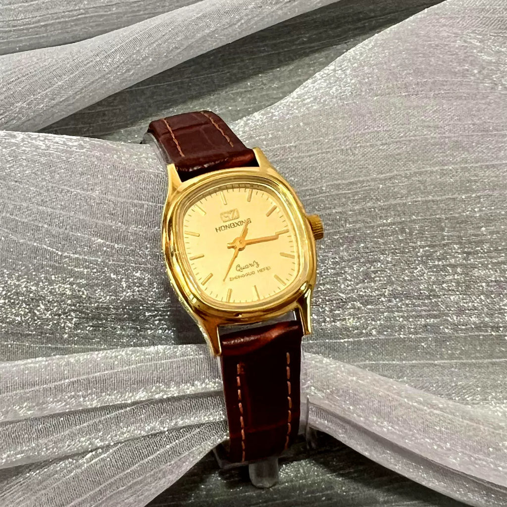 Red Star Ladies Quartz Watch Small Gold Vintage Japan Movement 90s NOS