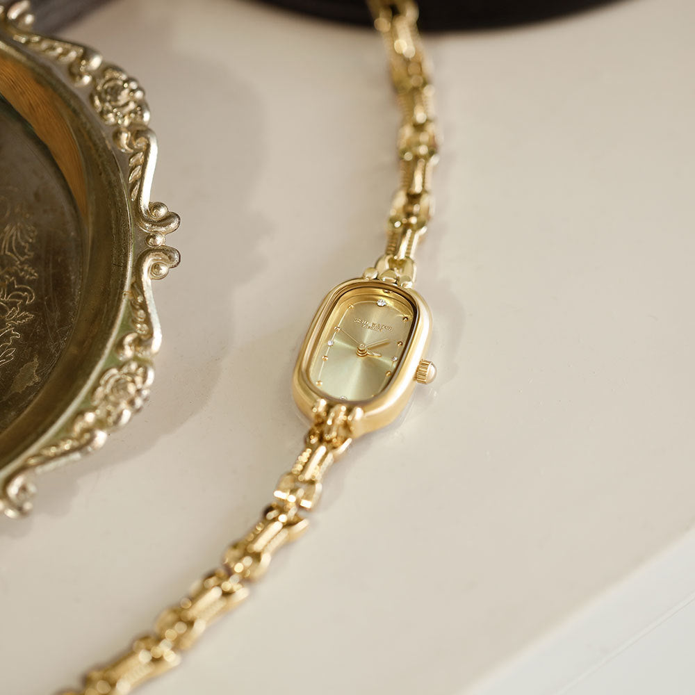 GESMART Women's Retro Small Gold Tone Oval Quartz Watch Bracelet Vintage Literary Style
