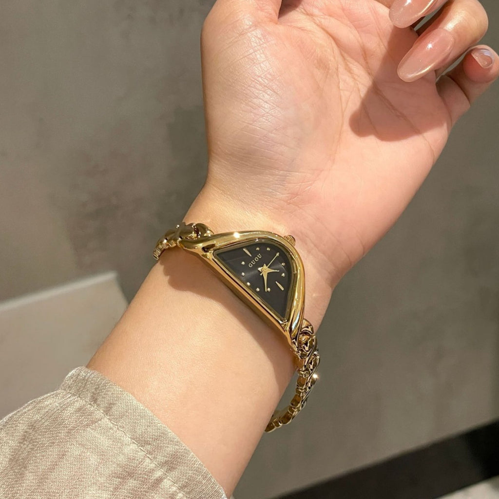 GESMART Women's Retro Black Gold Alien Shape Bracelet Quartz Watch Luxury Style Water Resistant