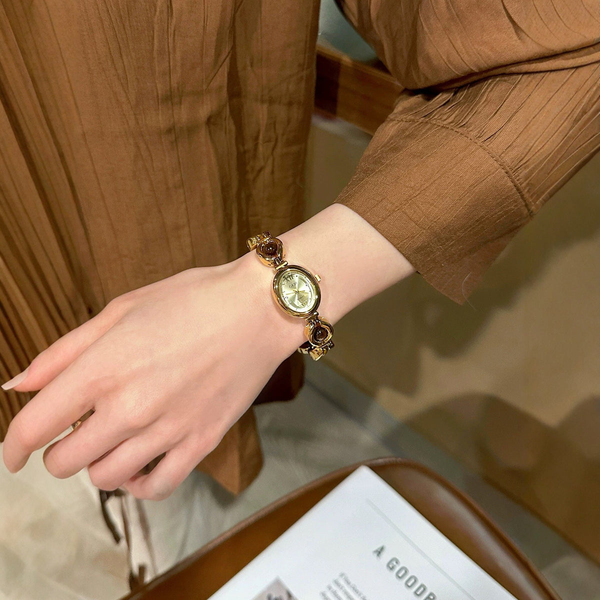 Women's Vintage Pearl Gold-Tone Bracelet Quartz Watch