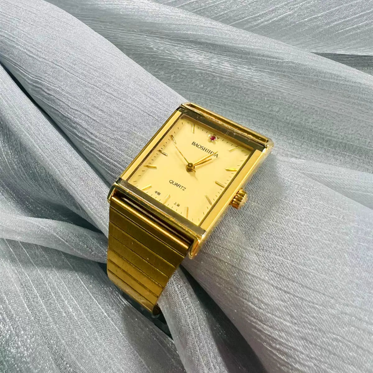Baoshihua Vintage Ladies Quartz Watch Small Elegant Retro NOS Shanghai Genuine