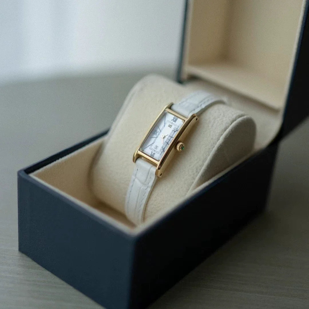 VA Vendome Aoyama Ladies Watch Mother of Pearl Dial Leather Strap Japan Vintage