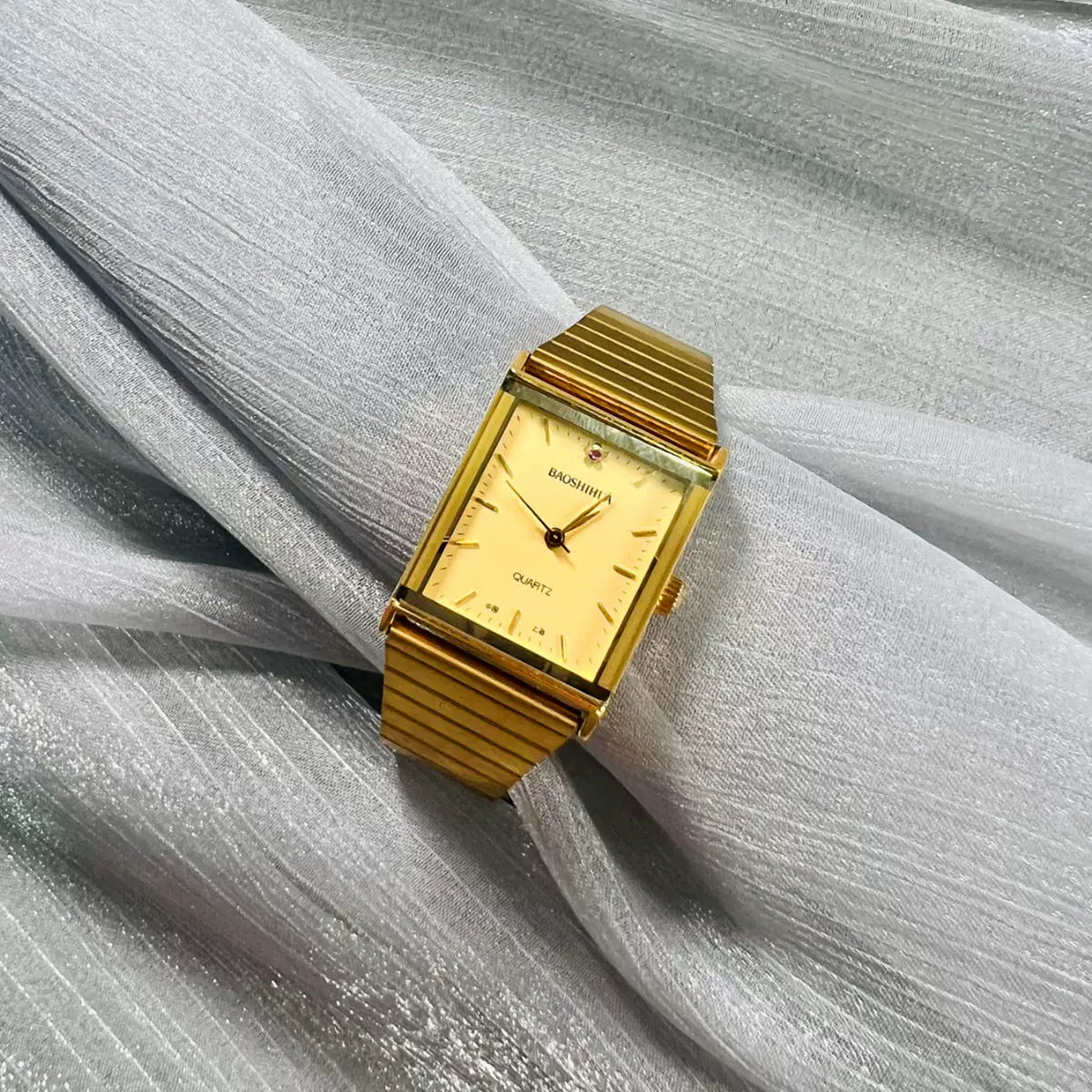 Baoshihua Vintage Ladies Quartz Watch Small Elegant Retro NOS Shanghai Genuine