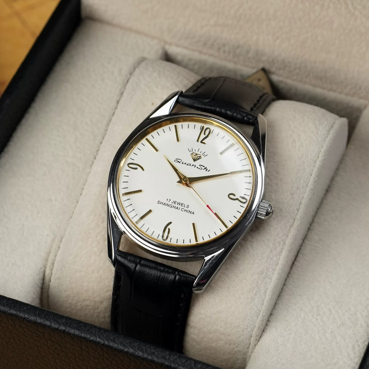 Diamond Brand Men's Manual Wind Watch Vintage Leather Strap Waterproof
