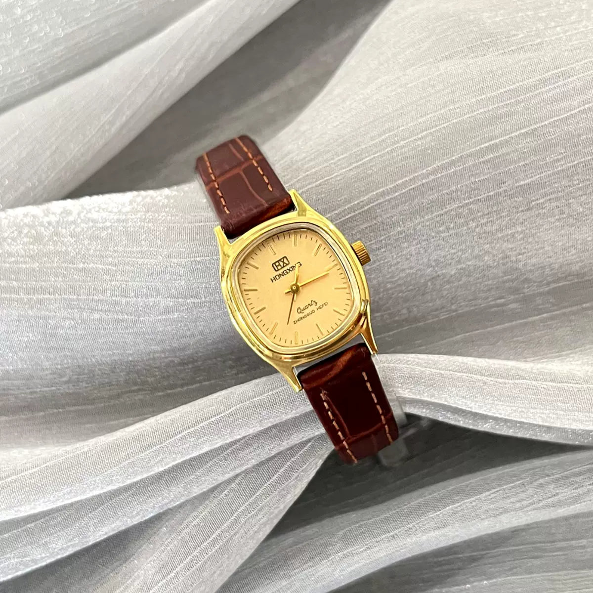Red Star Ladies Quartz Watch Small Gold Vintage Japan Movement 90s NOS
