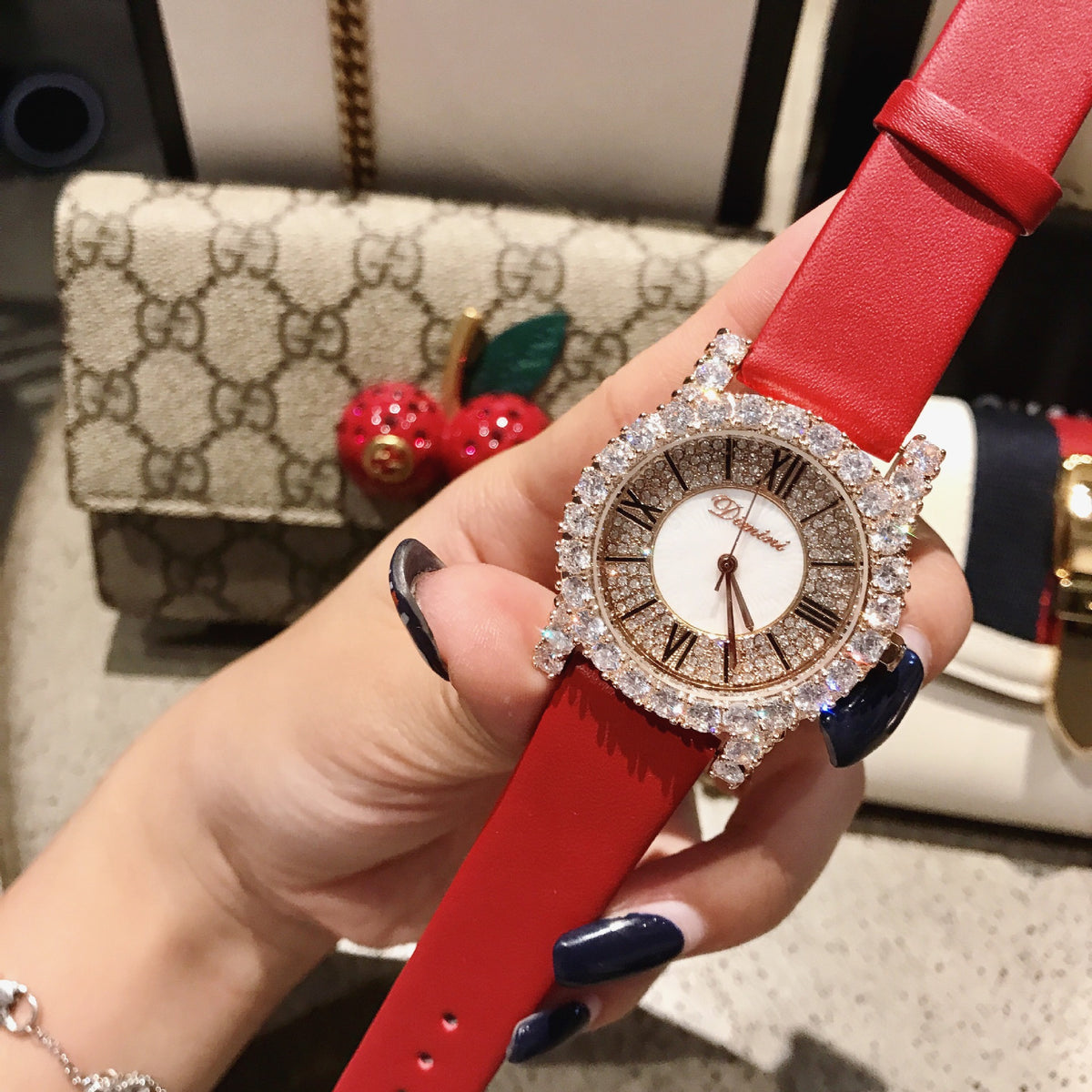 GESMART Women's Diamond Studded Roman Numeral Leather Band Quartz Watch Fashion Versatile Water Resistant
