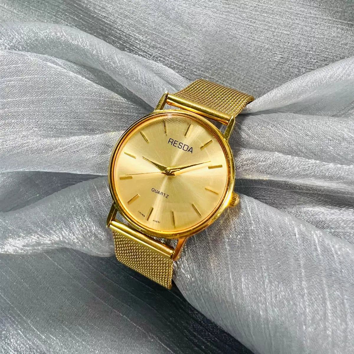 LEISDA Retro Ladies Quartz Watch Round Vintage Small Elegant Student Style