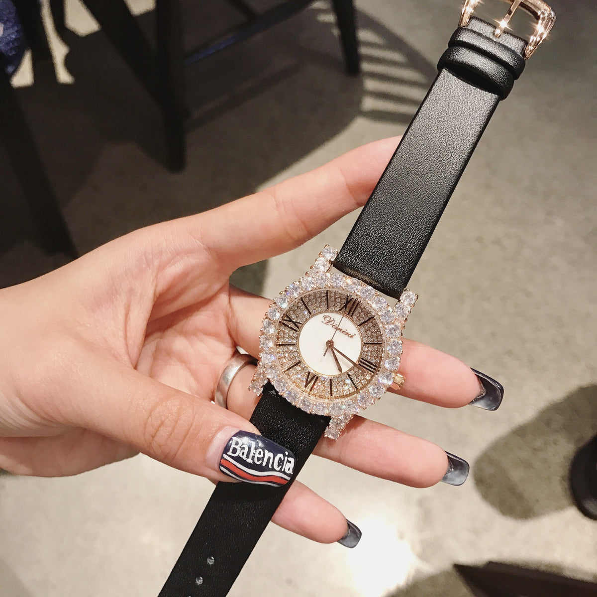 GESMART Women's Diamond Studded Roman Numeral Leather Band Quartz Watch Fashion Versatile Water Resistant