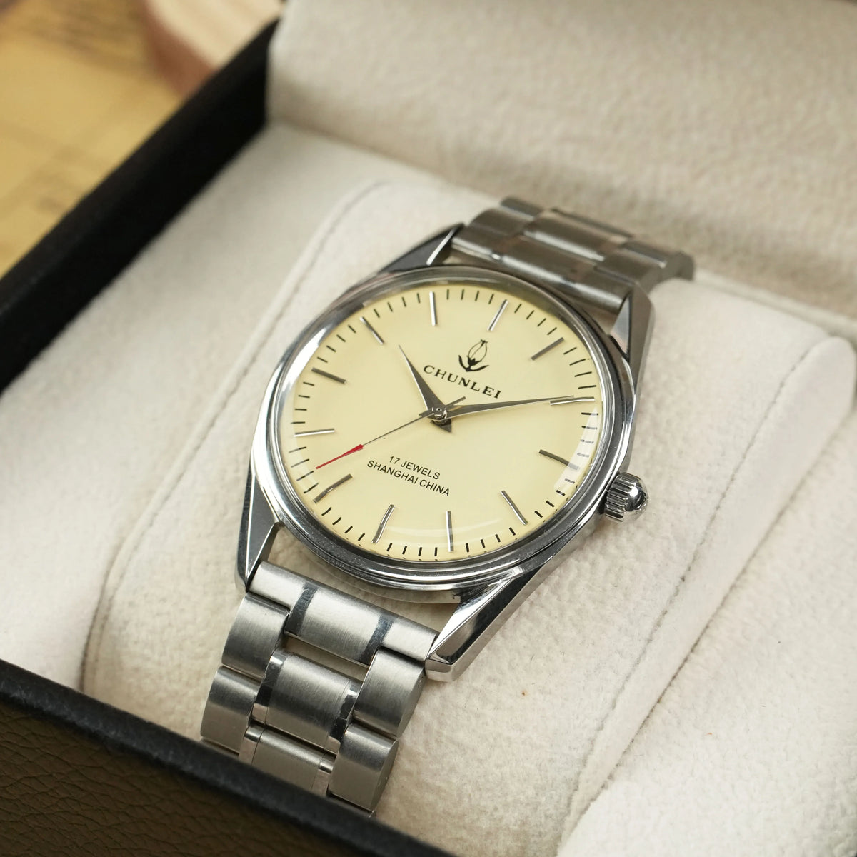 Diamond Brand Vintage Manual Wind Mechanical Watch Solid Steel Bracelet NOS