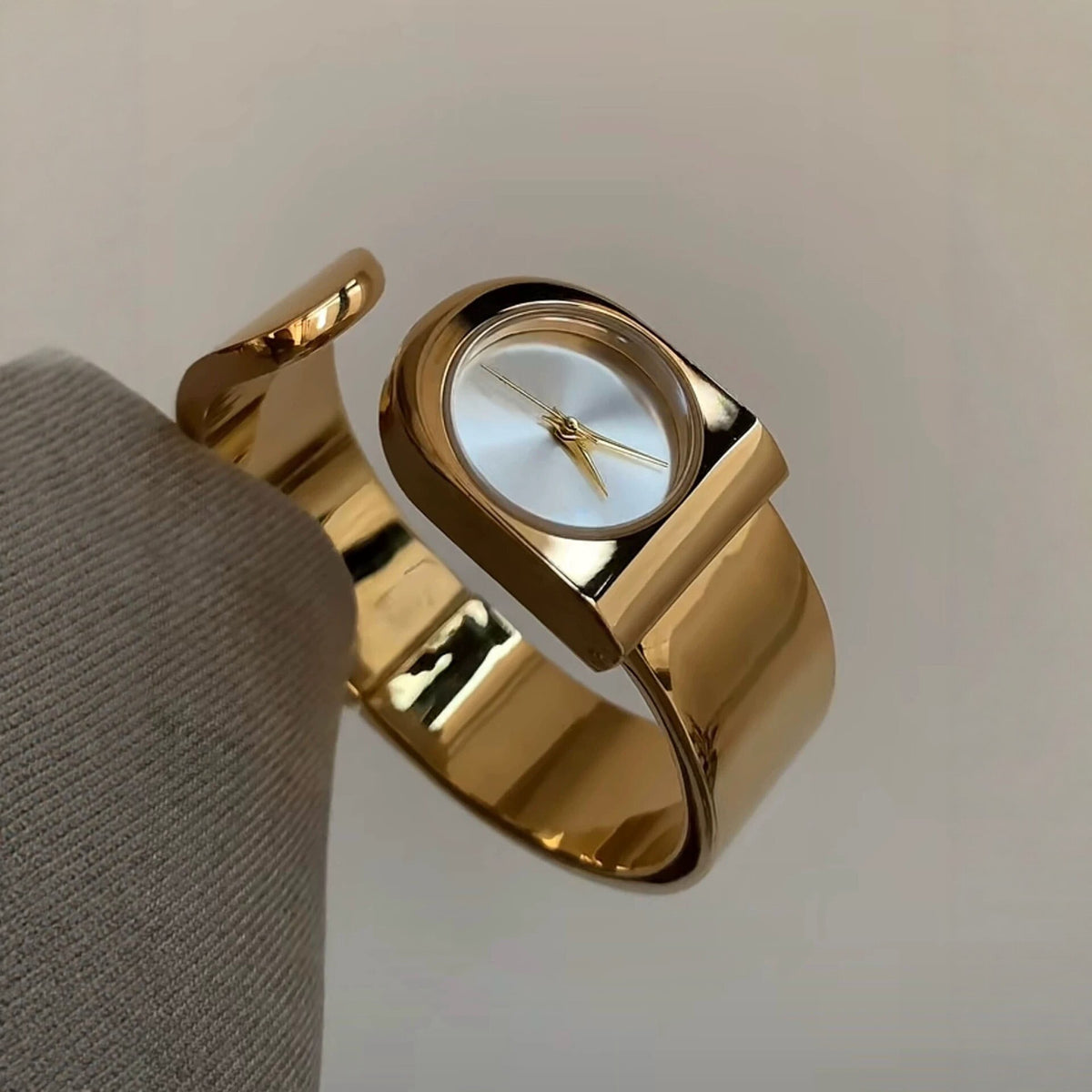 Women's Gold-Tone Bangle-Style Quartz Watch