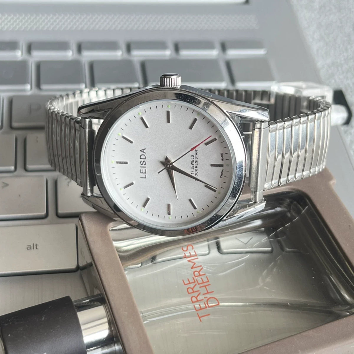 LEISDA 7120 Manual Wind Mechanical Men's Watch Classic Minimalist Vintage NOS