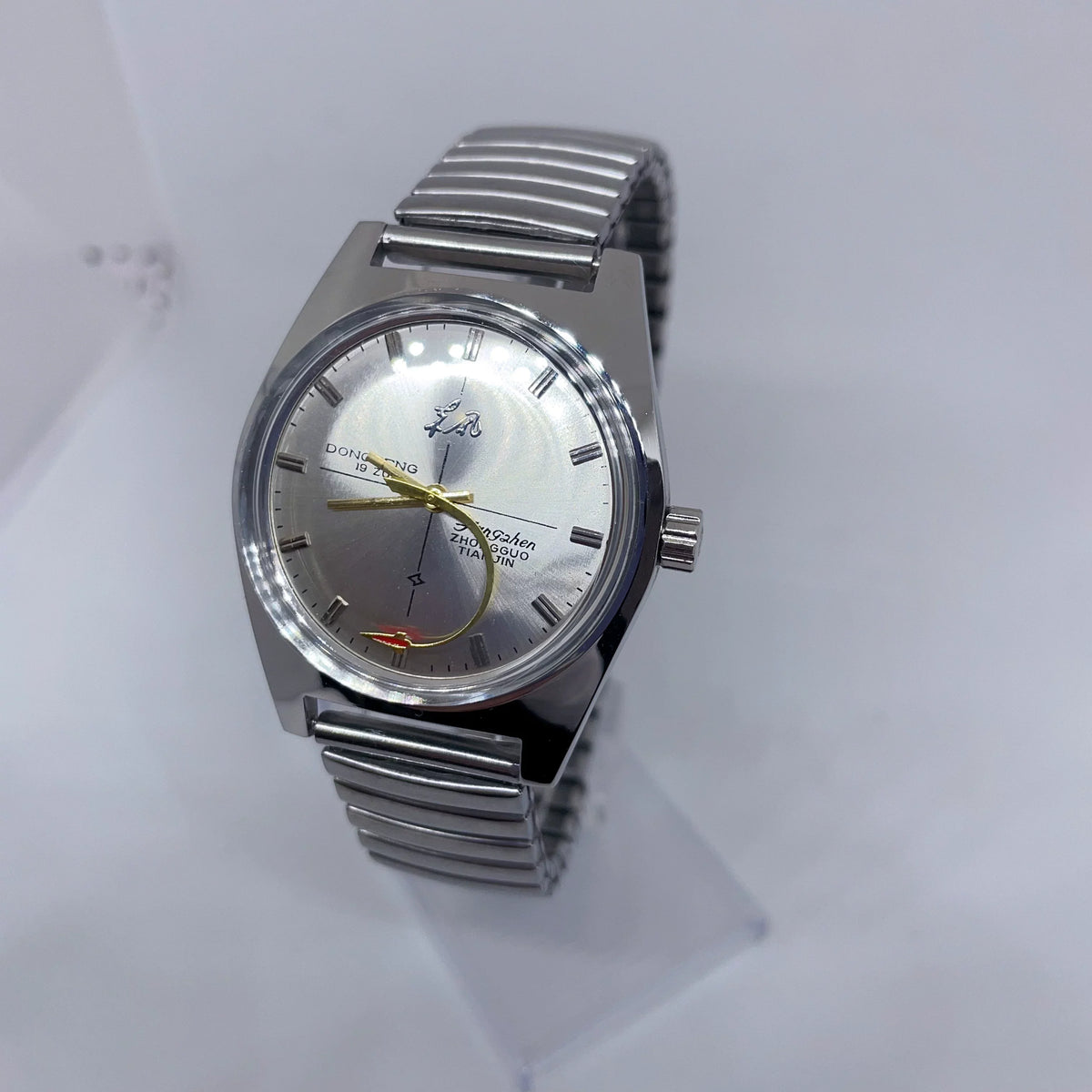 East Wind Men's 7120 Manual Wind Mechanical Watch 19 Jewels Creative NOS