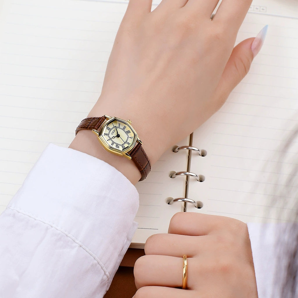 Women's Vintage Tonneau Leather-Strap Quartz Watch
