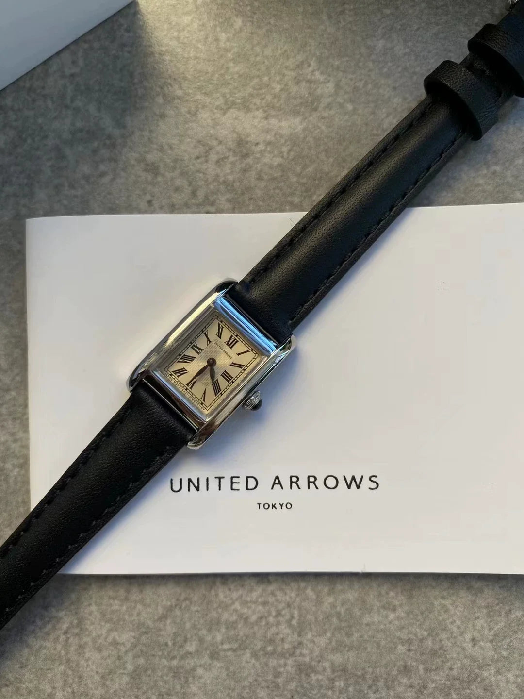 UNITED ARROWS Ladies Small Square Dial Watch Japan Import Vintage Fashion