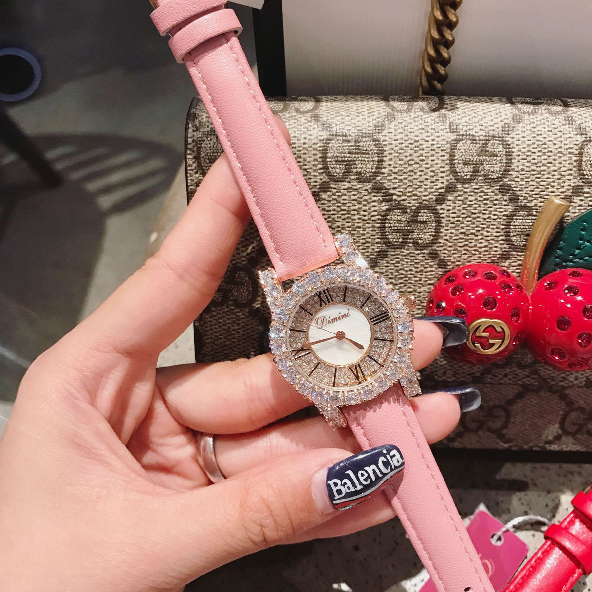 GESMART Women's Diamond Studded Roman Numeral Leather Band Quartz Watch Fashion Versatile Water Resistant