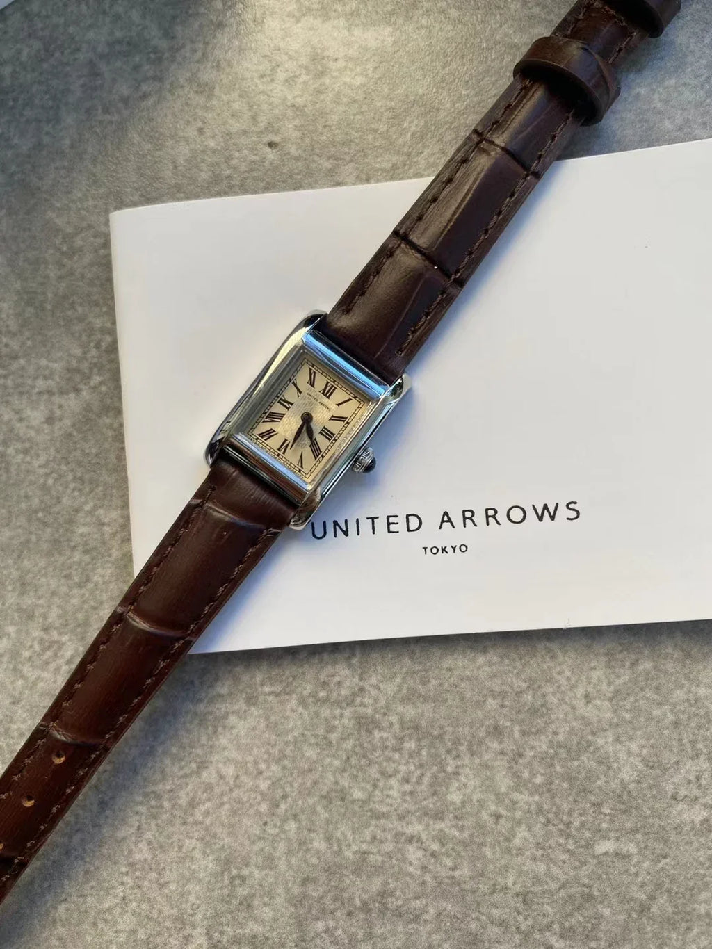 UNITED ARROWS Ladies Small Square Dial Watch Japan Import Vintage Fashion