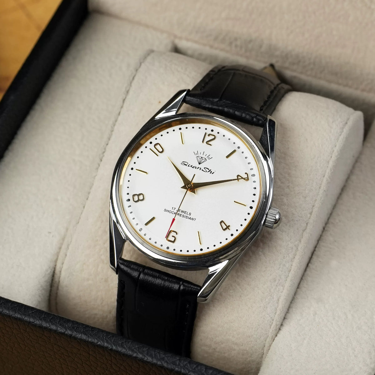 Diamond Brand Men's Manual Wind Watch Vintage Leather Strap Waterproof