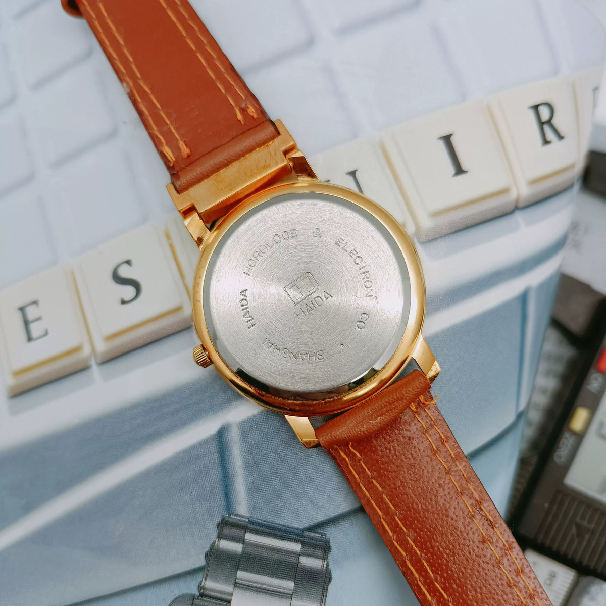 HAIDA Unisex Quartz Watch Gold White Dial Original Vintage NOS