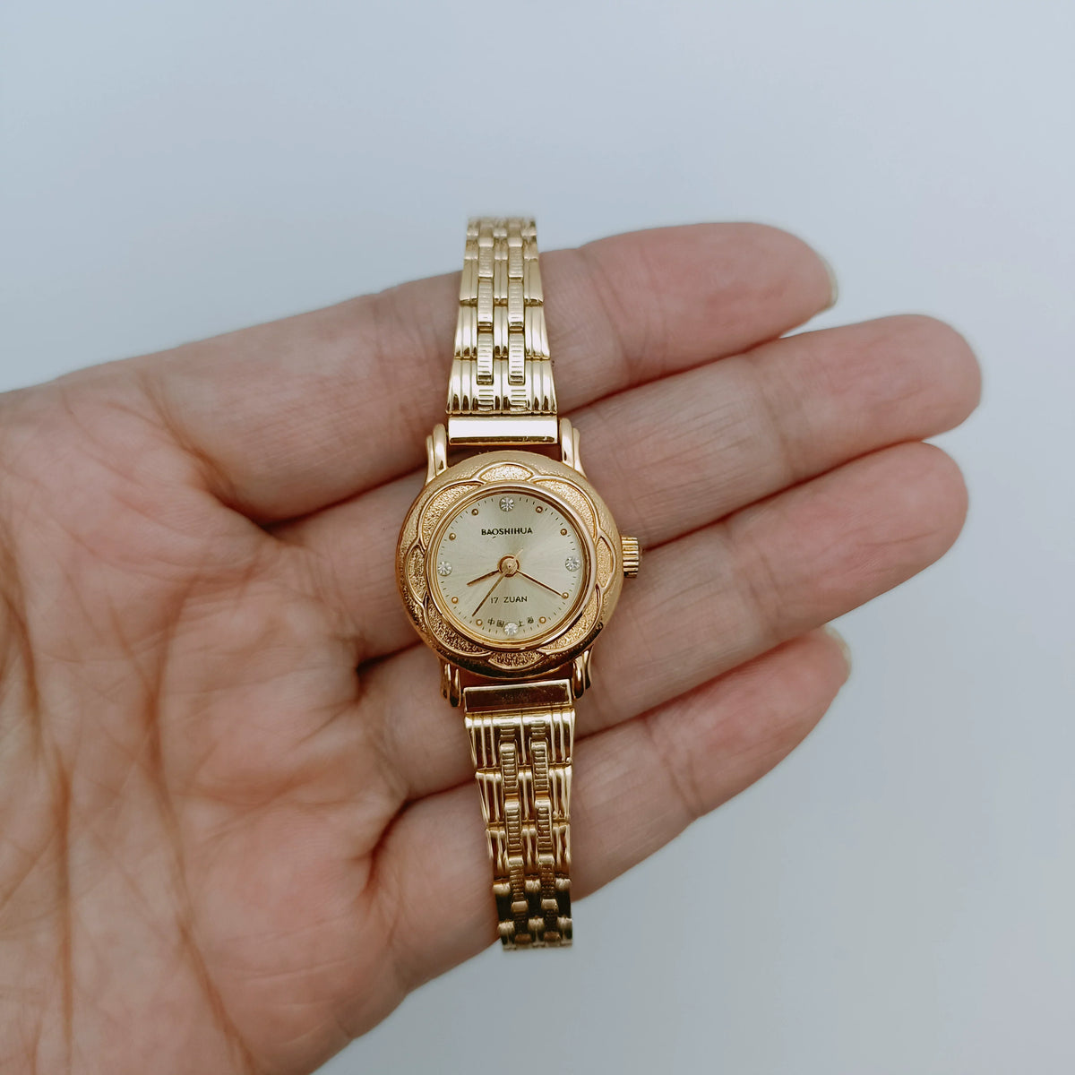 Baoshihua Ladies Manual Wind Mechanical Round Watch Vintage NOS