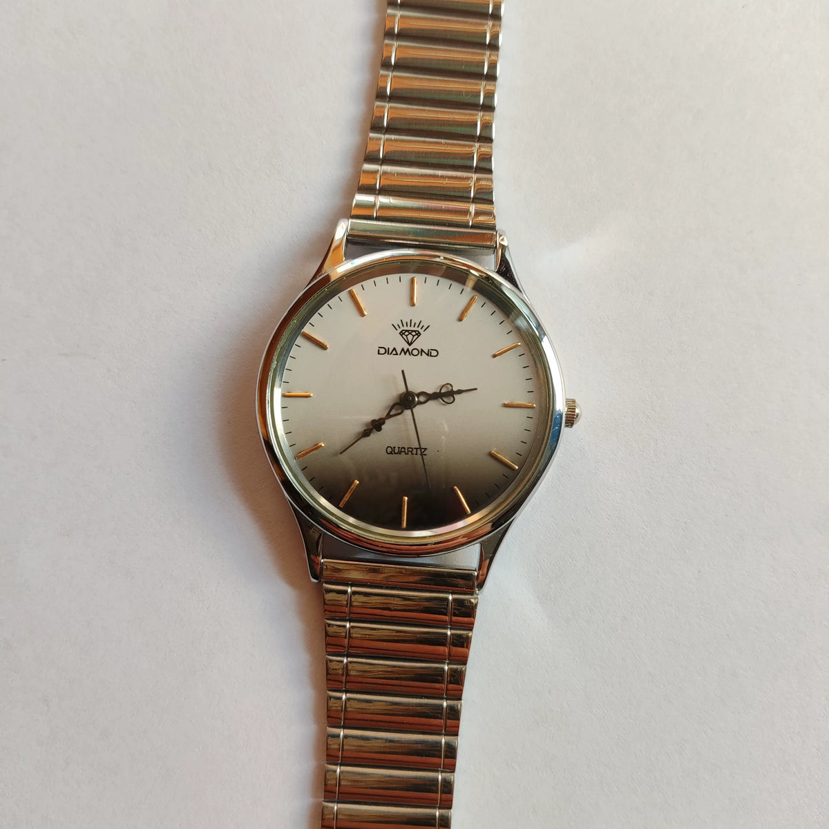 Diamond Brand Quartz Watch Gradient Dial Large Size Vintage 90s NOS