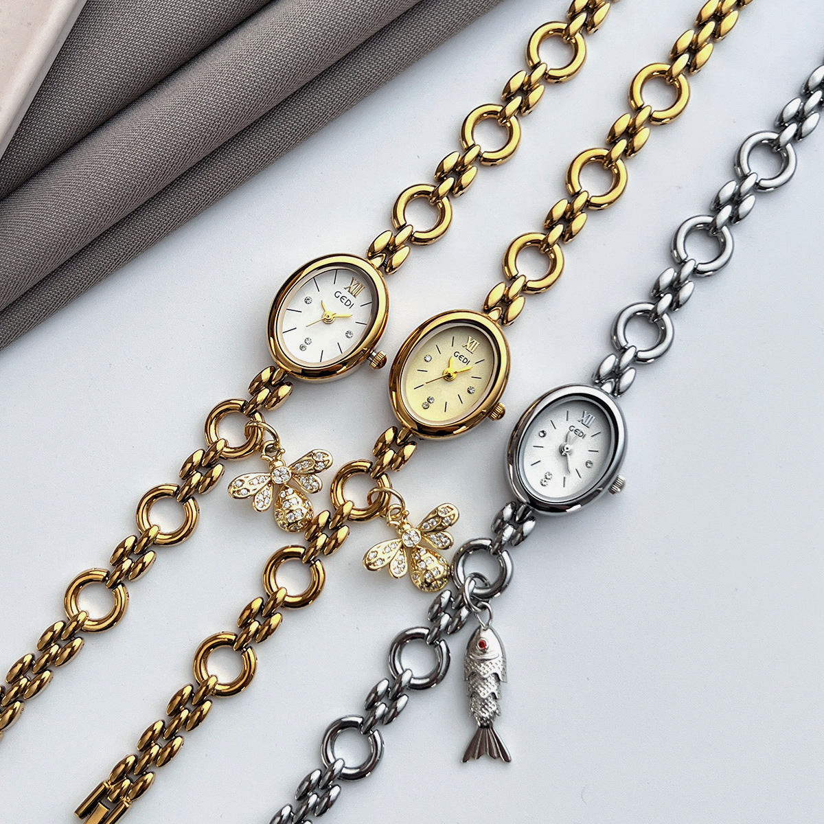 Women's Gold Bee-Pendant Bracelet Quartz Watch